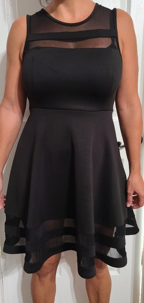 Lulu's Black Knee length size Medium